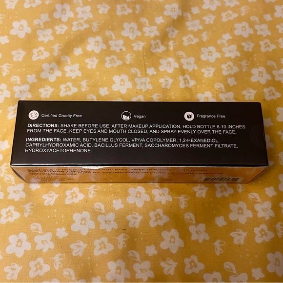 RealHer Probiotic Setting Spray & Clear/Black Makeup Clutch Set - Picture 5 of 13